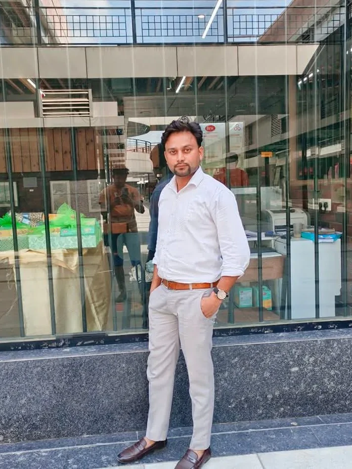 Portrait of Omsat, Draughtsman, Intrici Interiors